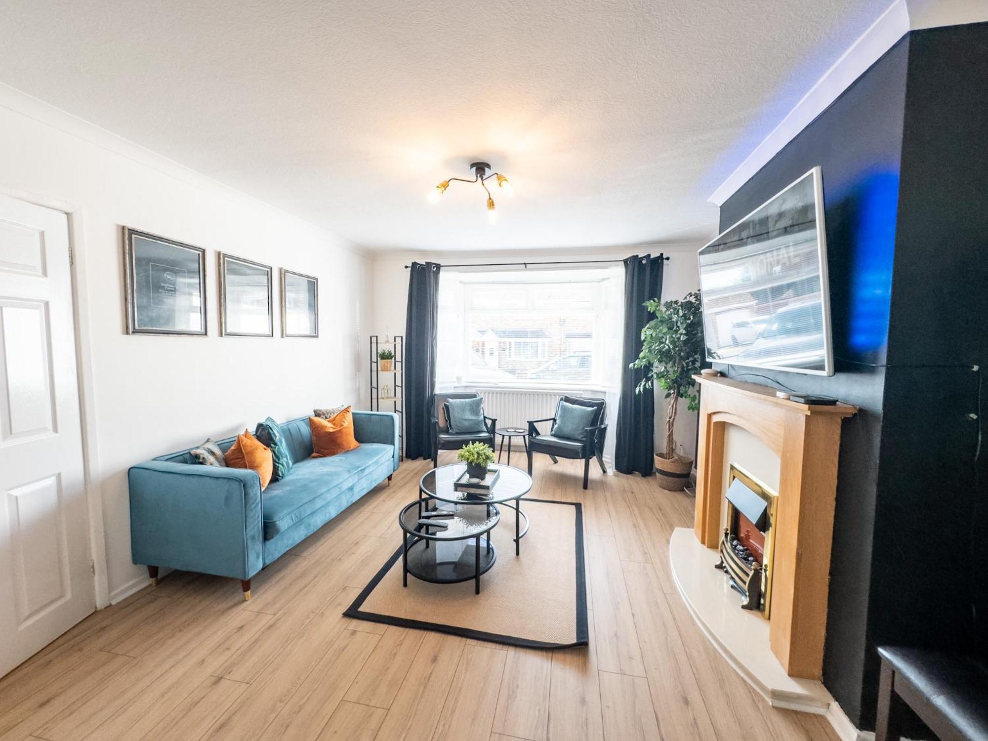 Rnm - Business Professionals Ready, Cost Effective For Large Stays! 3 Bedroom Lounge, Private Access & Entire Place, Kitchen & Washroom With Amenities, Smart Tv, Easy Access, Fast Wifi, Large Driveway, Great Transport Links, Near Worcester Hospital A Esterno foto