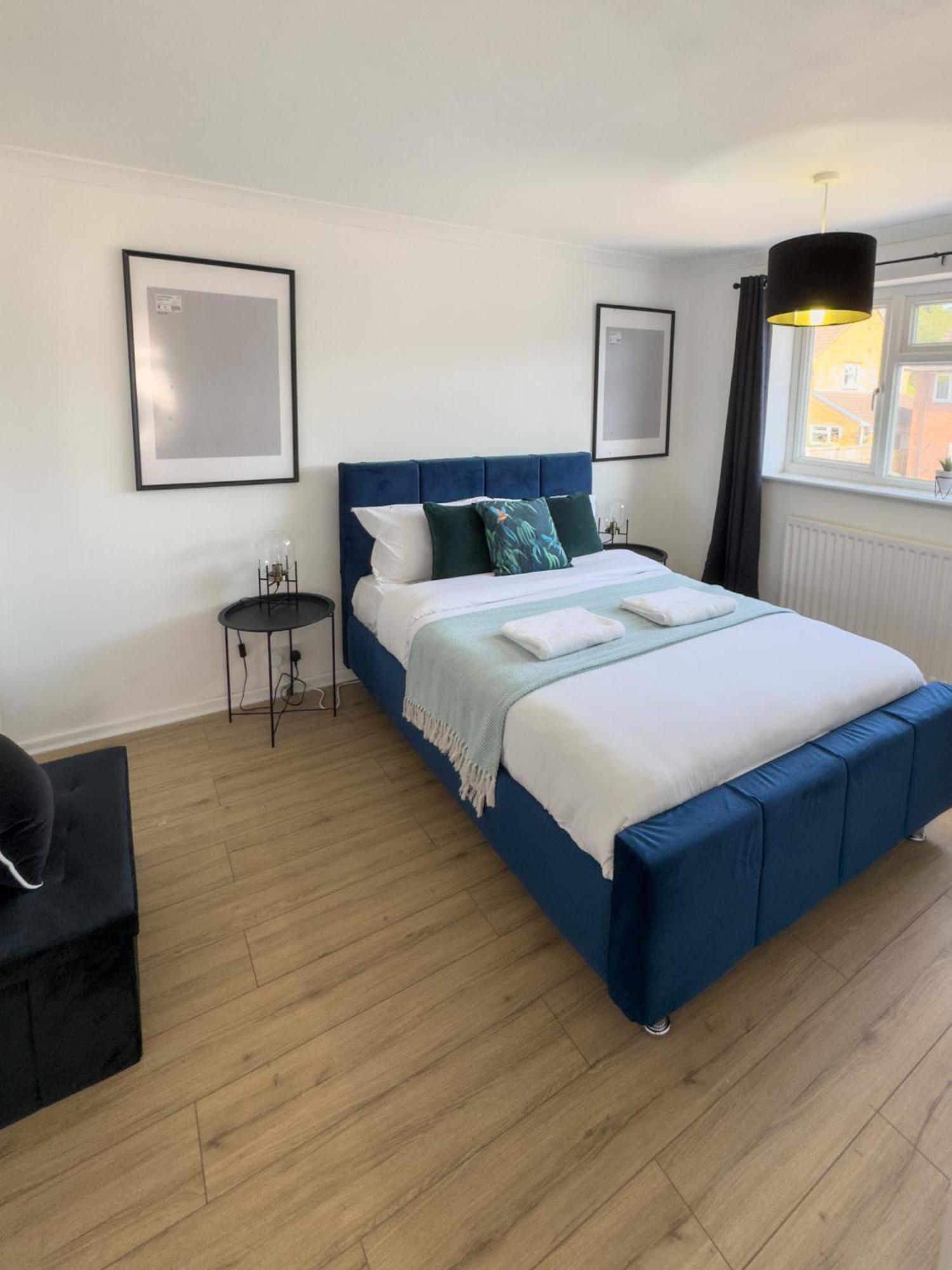 Rnm - Business Professionals Ready, Cost Effective For Large Stays! 3 Bedroom Lounge, Private Access & Entire Place, Kitchen & Washroom With Amenities, Smart Tv, Easy Access, Fast Wifi, Large Driveway, Great Transport Links, Near Worcester Hospital A Esterno foto